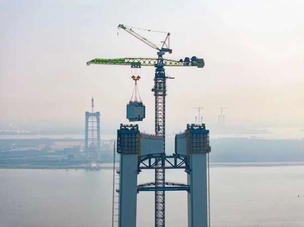 “世界第一跨”建設新突破！中聯重科